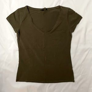 H&M olive green tshirt, size S